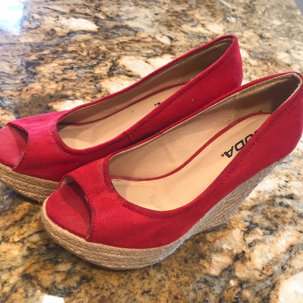 soda red wedge shoes